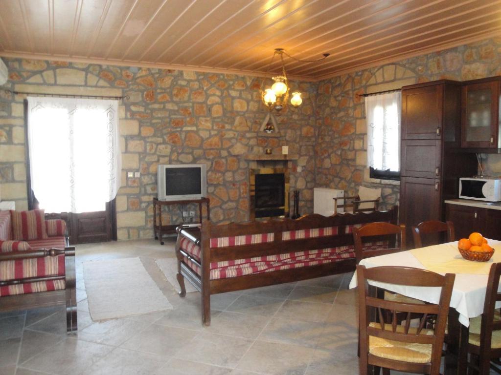 Klymeni Traditional Homes 纳夫普利翁 客房 照片